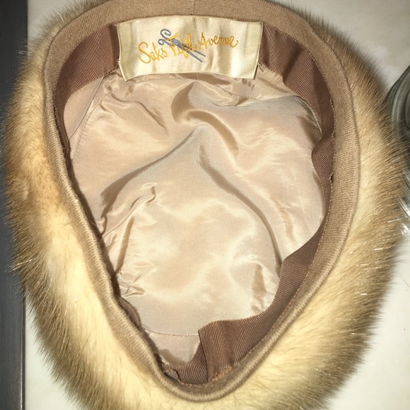 Vintage fur hat main image 6